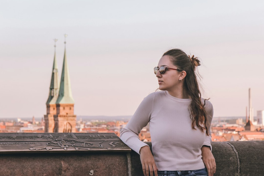 confident woman speaking german